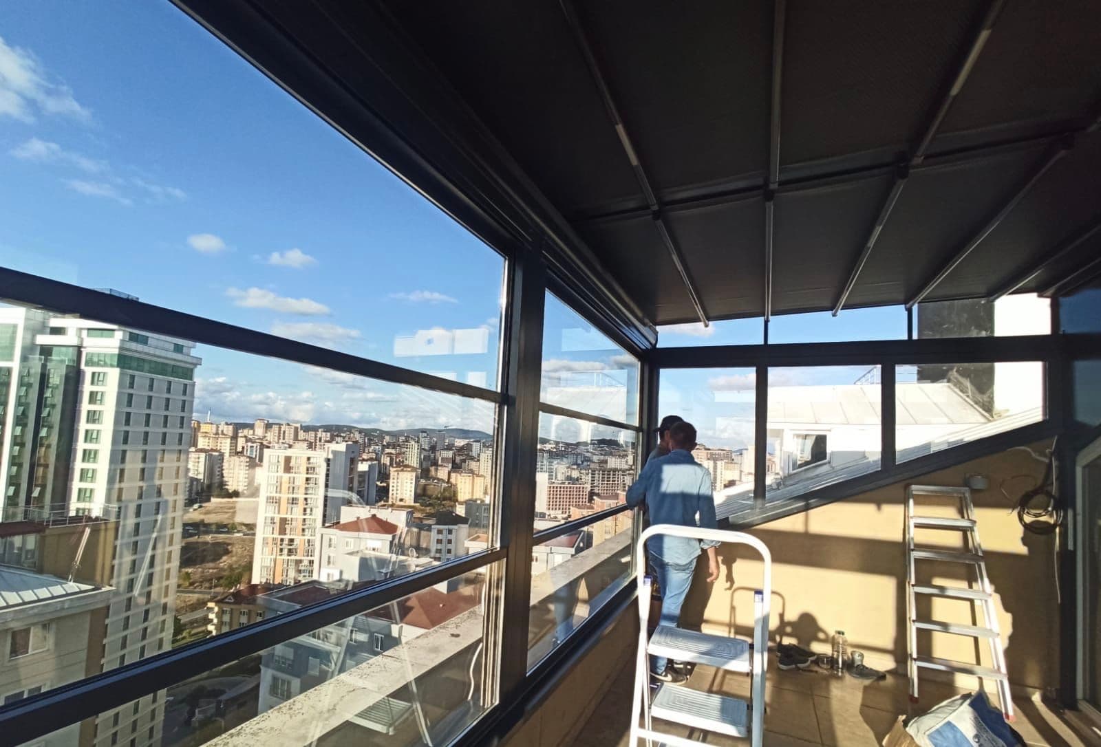 Otomatik Cam İmalatı: Teknoloji, Üretim Süreçleri ve Gelecek Perspektifi