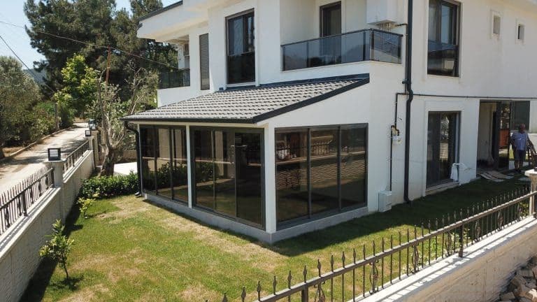 Smart Pergola Automation: How Technology Transforms Outdoor Comfort